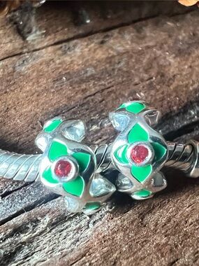 2X Chamilia Christmas Spacers Holly Berries Leaves Red Swarovski Crystals